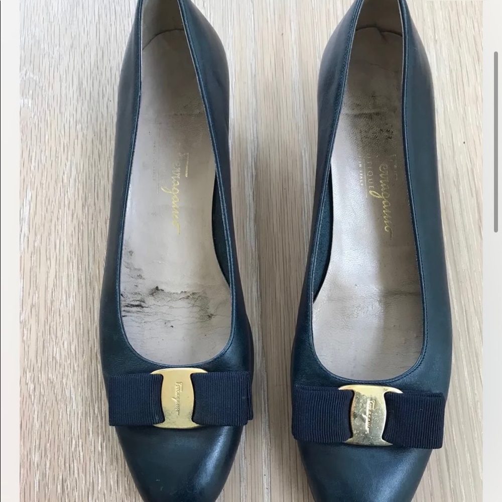Vintage ferragamo 9aaa 8.5 navy